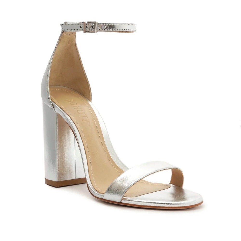 SCHUTZ
CADEY LEE BLOCK HEEL | SILVER